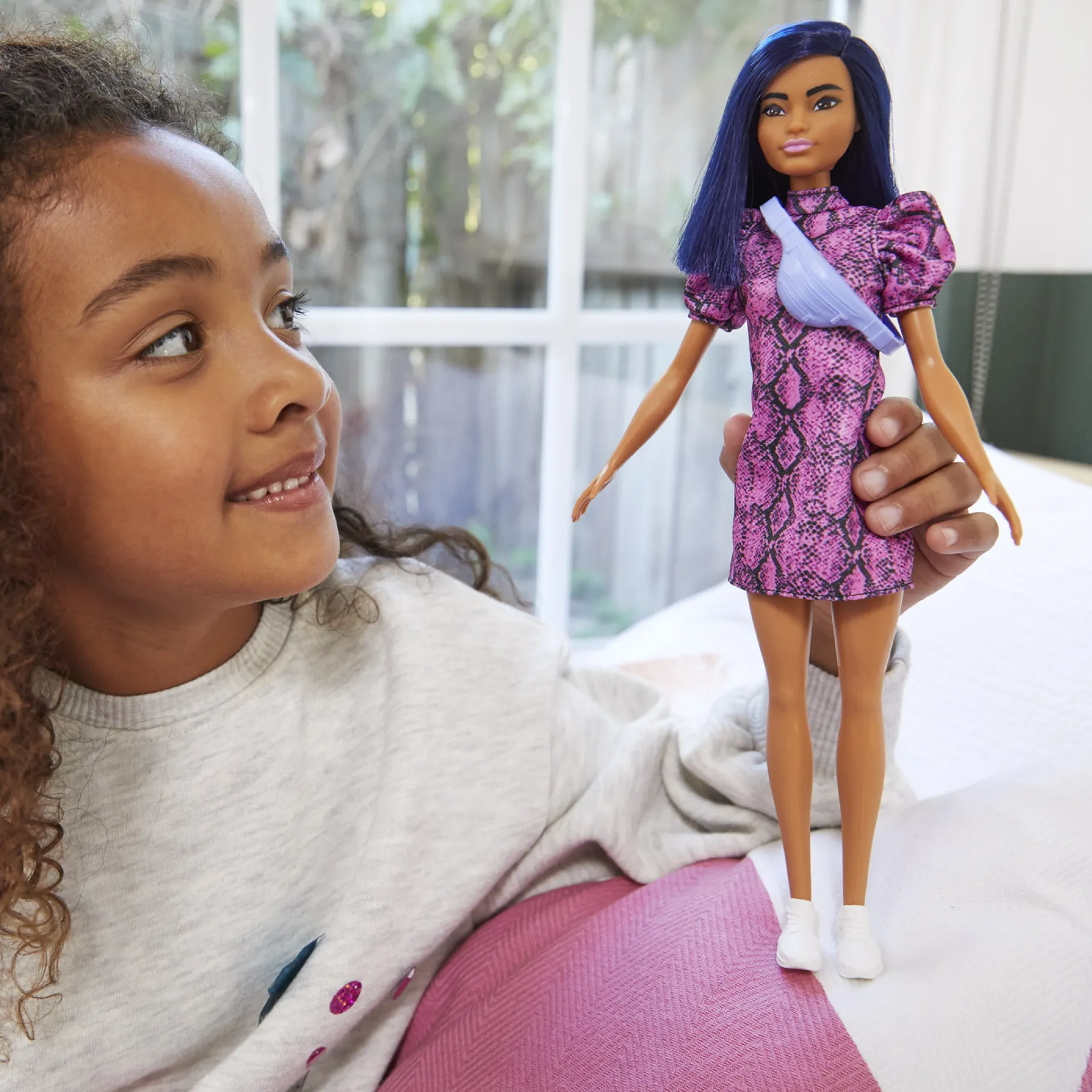 Tienerpoppen|Meisjes>Barbie Fashionista Pop Roze En Zwart Jurkje