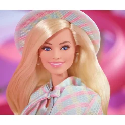 Tienerpoppen|Meisjes></noscript>Barbie The Movie Deluxe met geruit  mantel setje