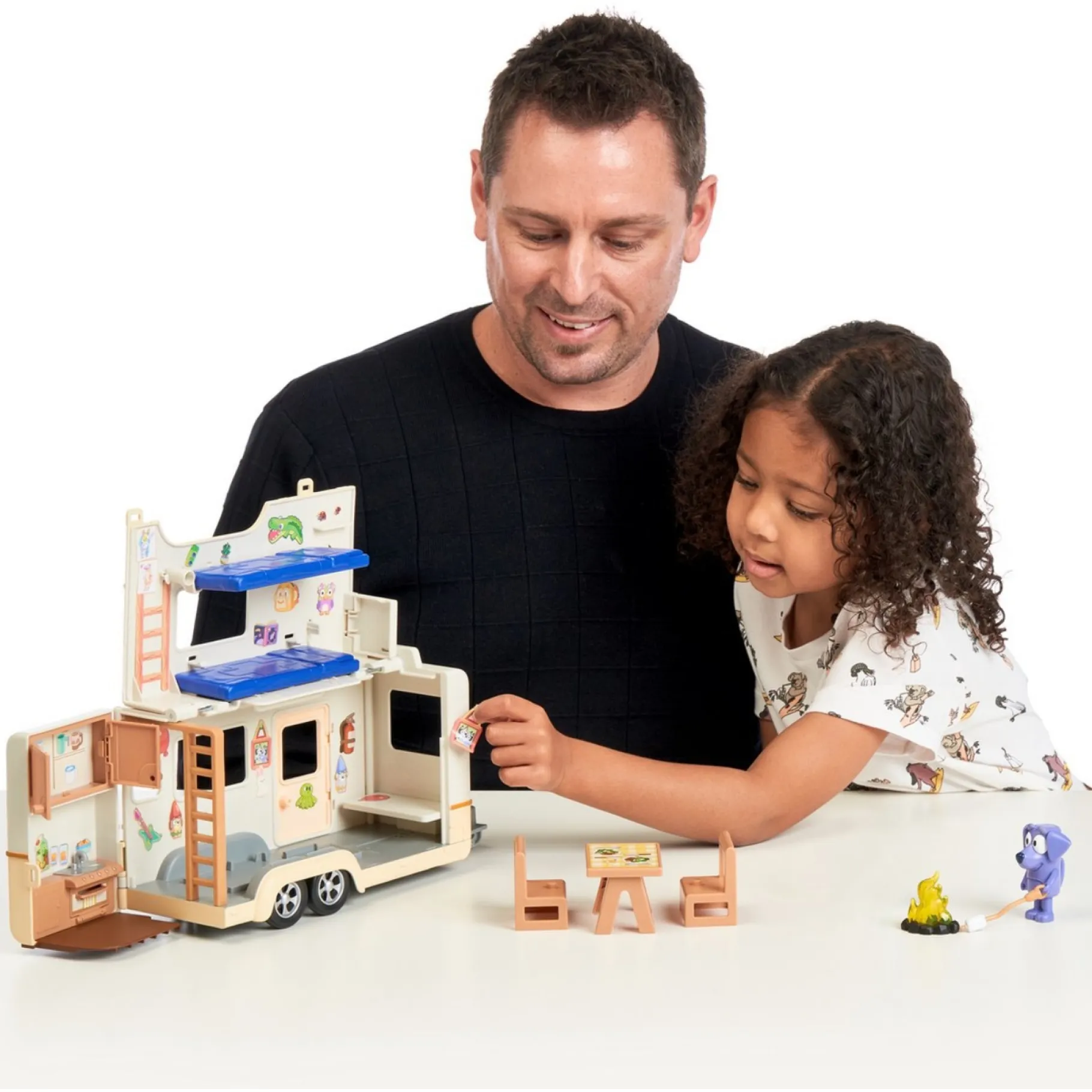 Speelfiguren>Moose Toys Bluey caravan speelset