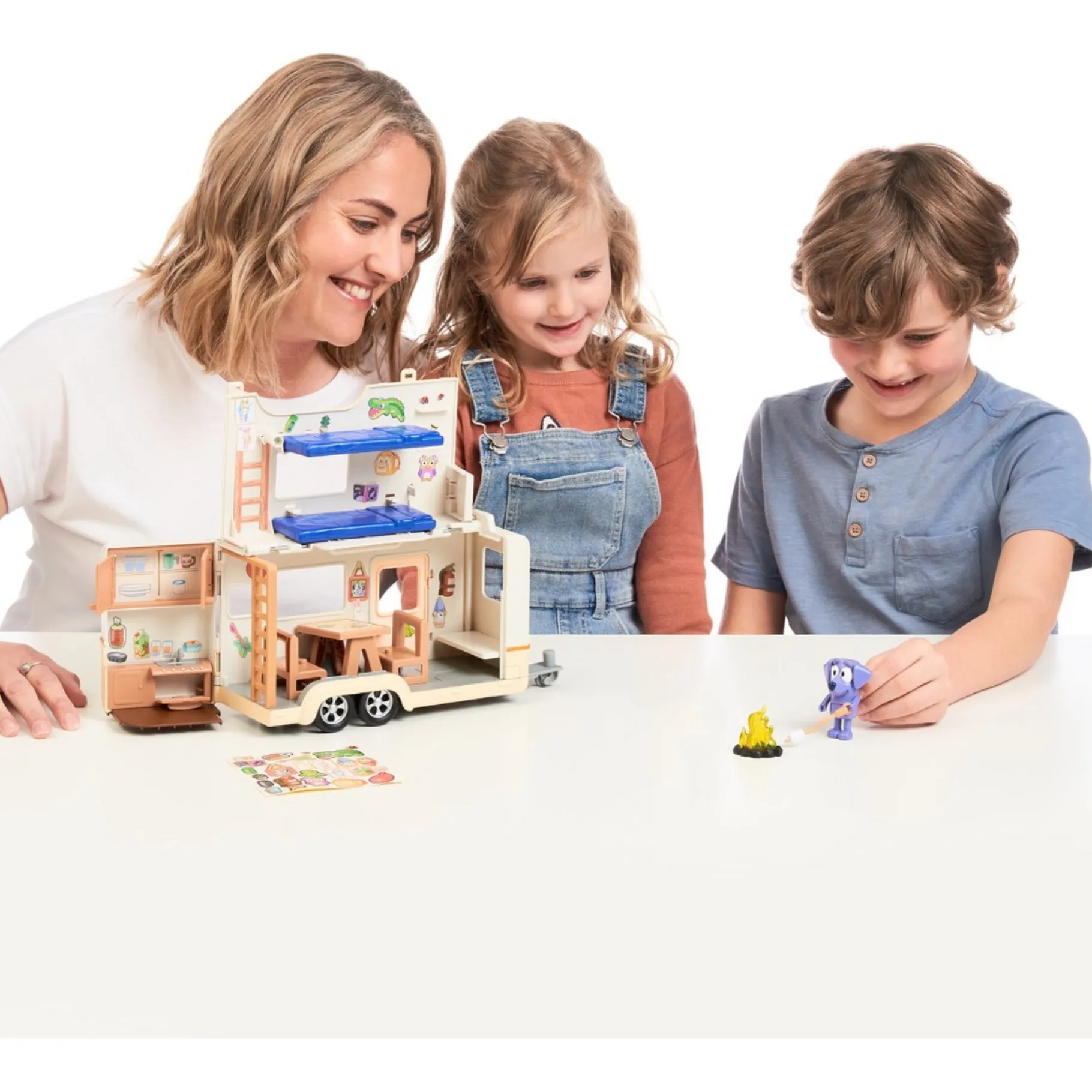 Speelfiguren>Moose Toys Bluey caravan speelset