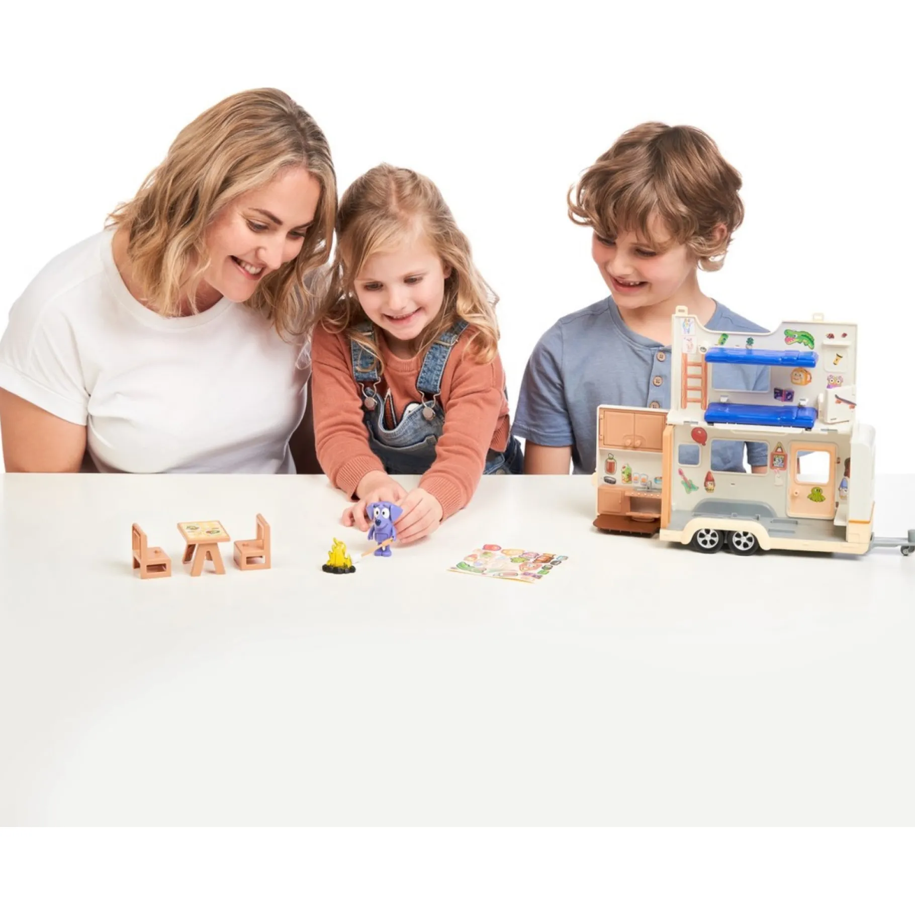 Speelfiguren>Moose Toys Bluey caravan speelset