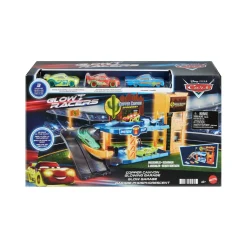 Auto's>Disney cars garage glow racers met 3 auto's