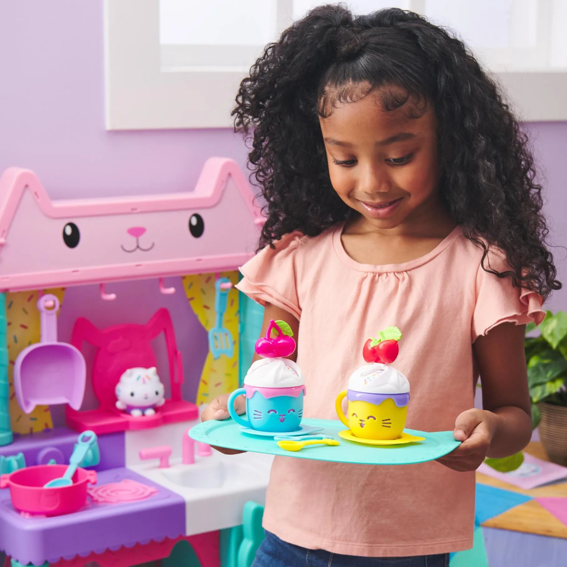 Servies|Meisjes>Spinmaster Gabby's Poppenhuis Sprinkle Party Serviessetje