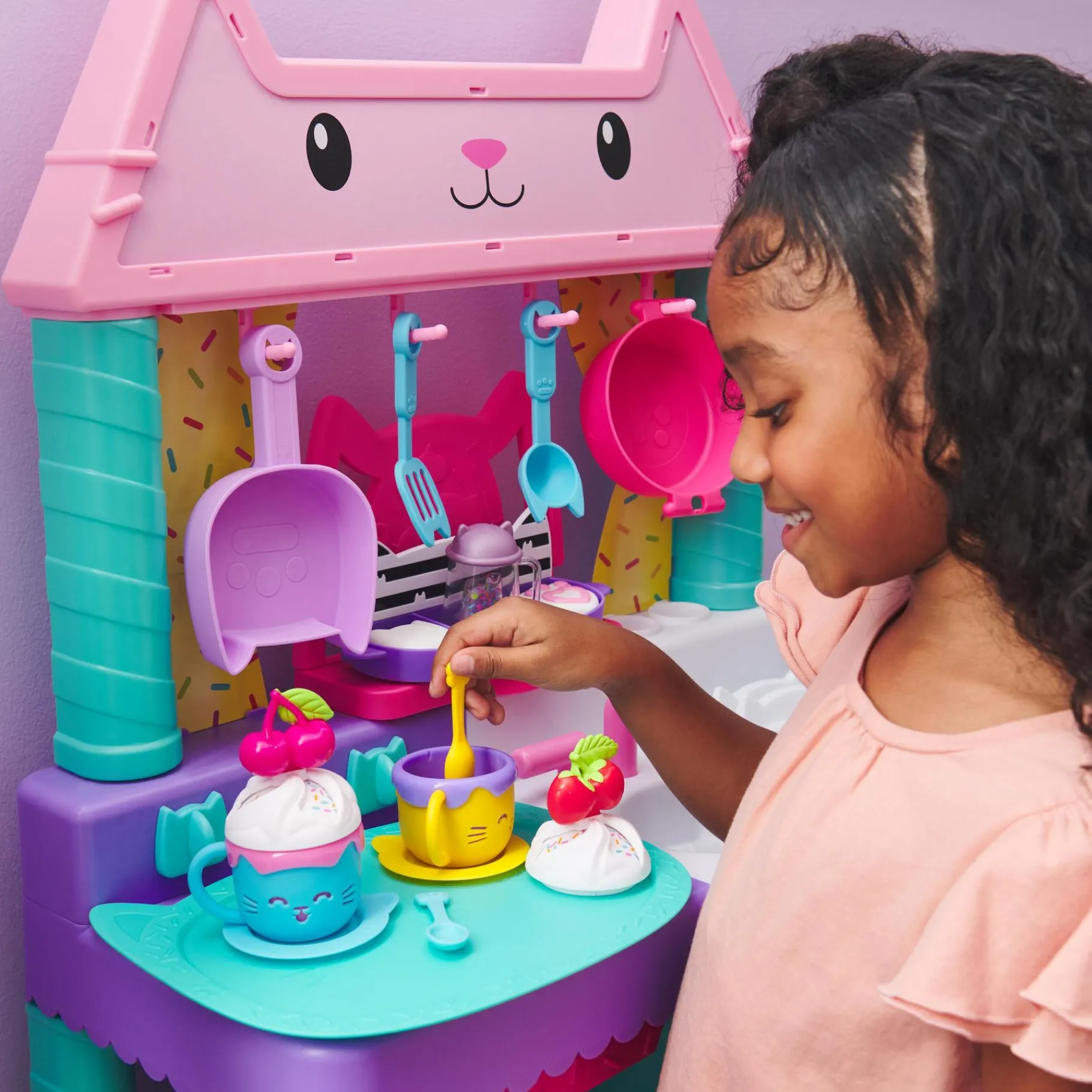 Servies|Meisjes>Spinmaster Gabby's Poppenhuis Sprinkle Party Serviessetje