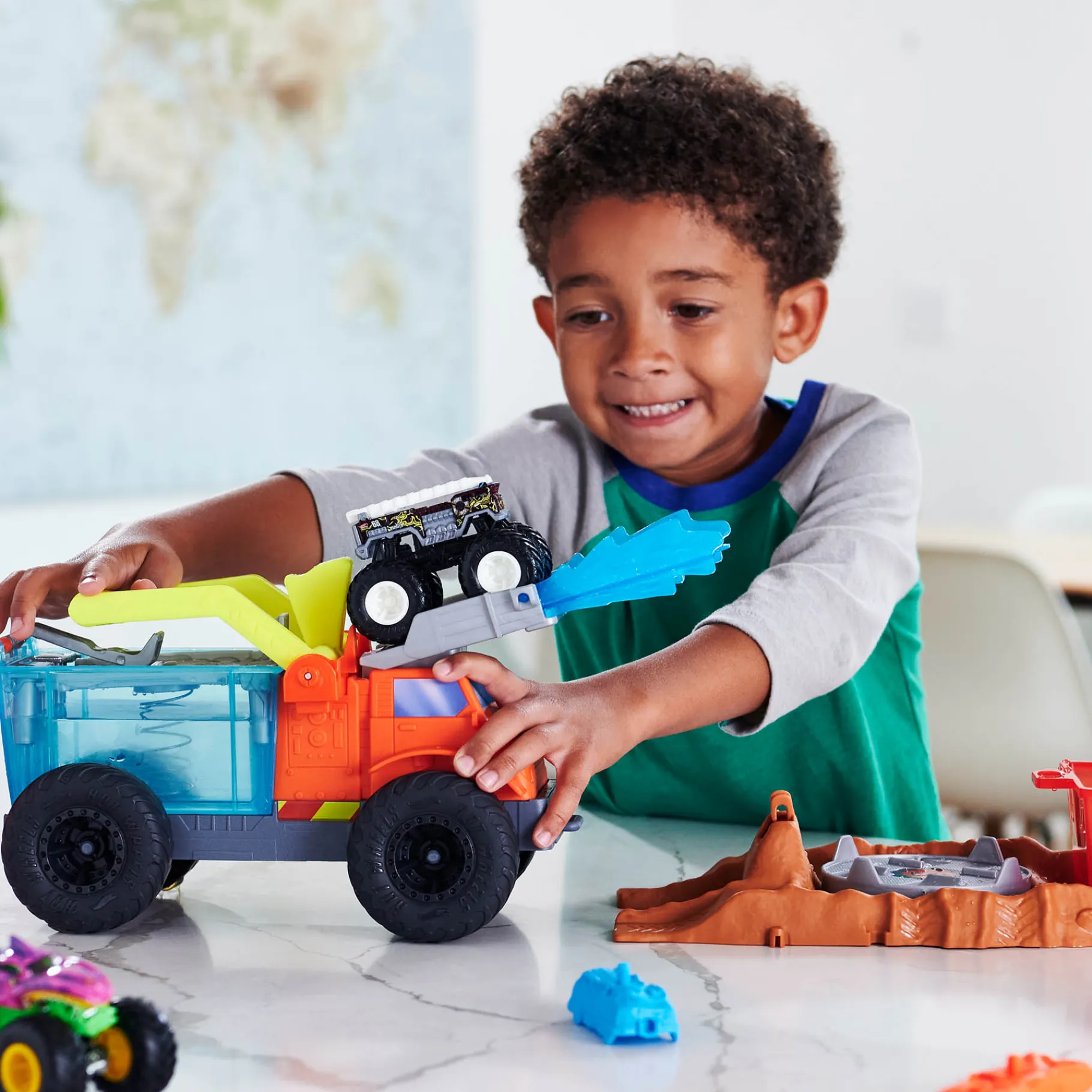 Stuntsets|Jongens> Hot Wheels Monster Trucks Fire Crash Challenge