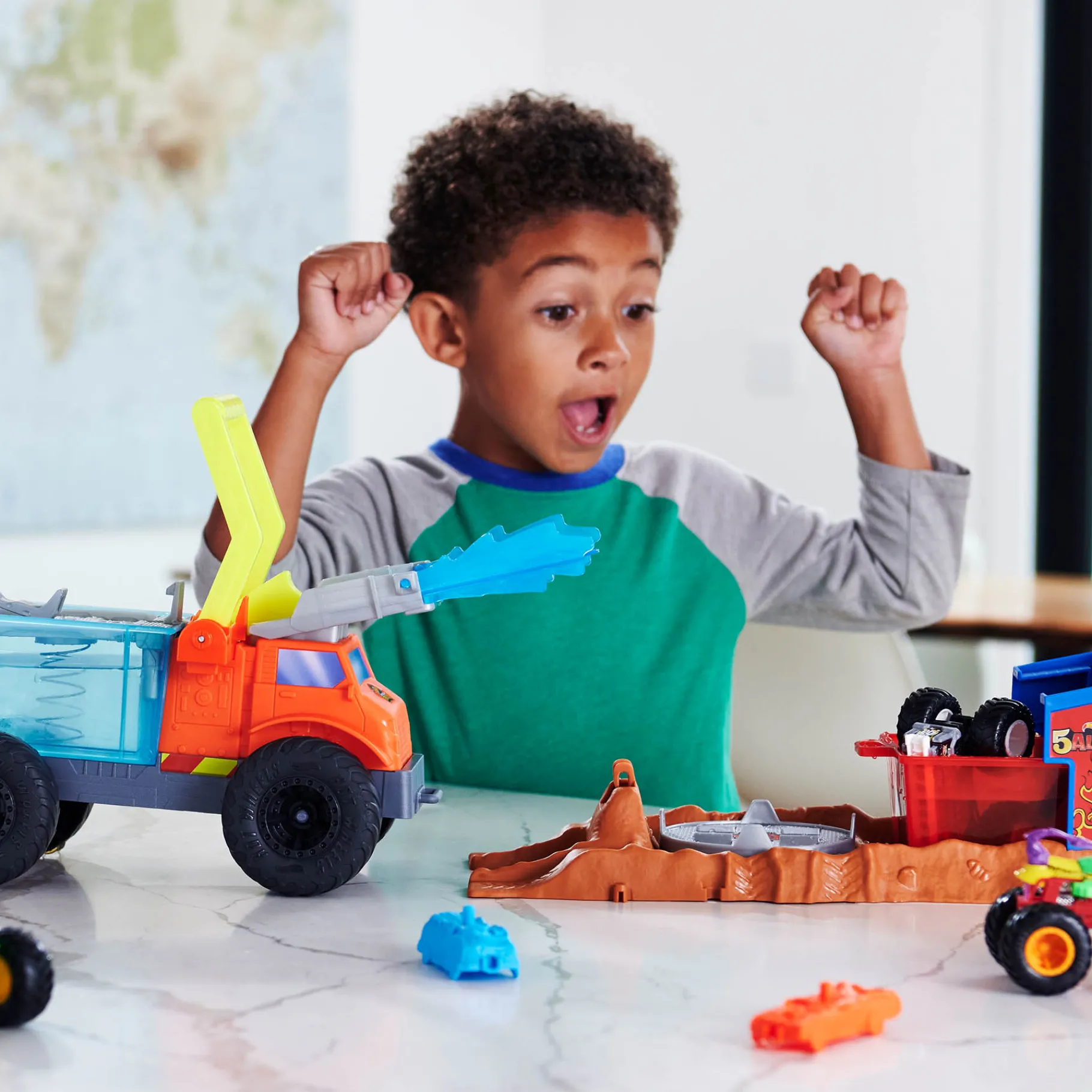 Stuntsets|Jongens> Hot Wheels Monster Trucks Fire Crash Challenge