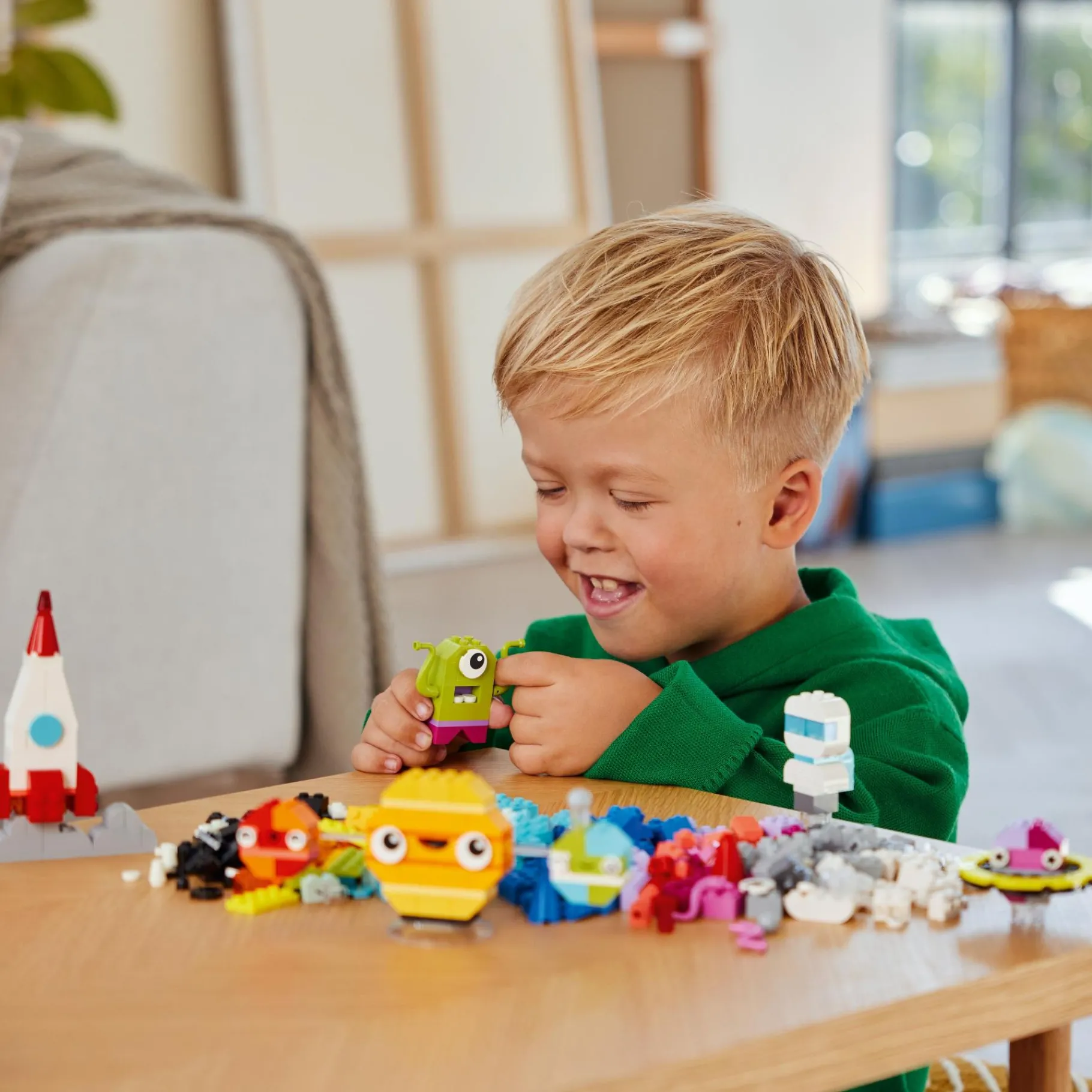 Bouwstenen|Jongens>LEGO 11037 Classic Creatieve Planeten