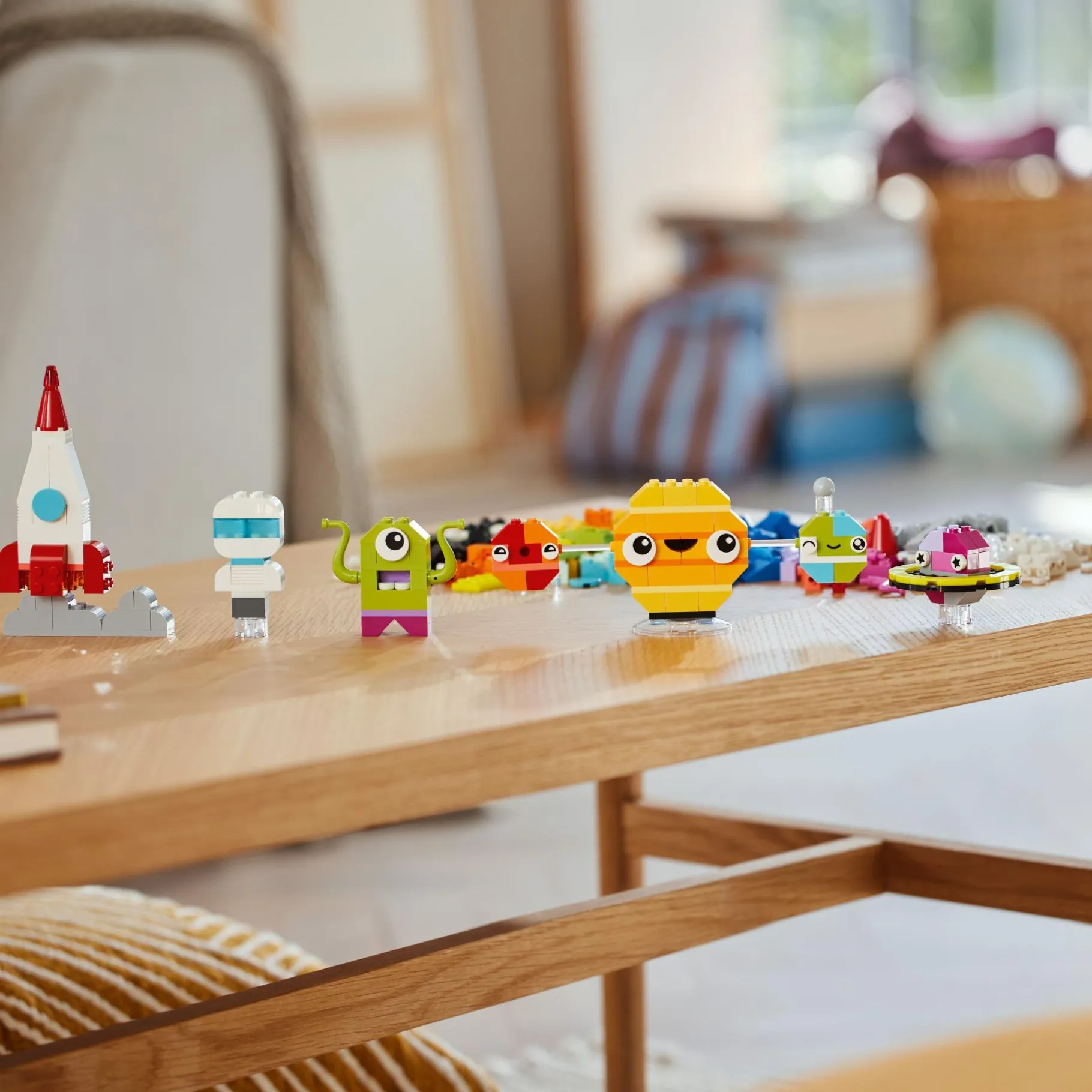 Bouwstenen|Jongens>LEGO 11037 Classic Creatieve Planeten