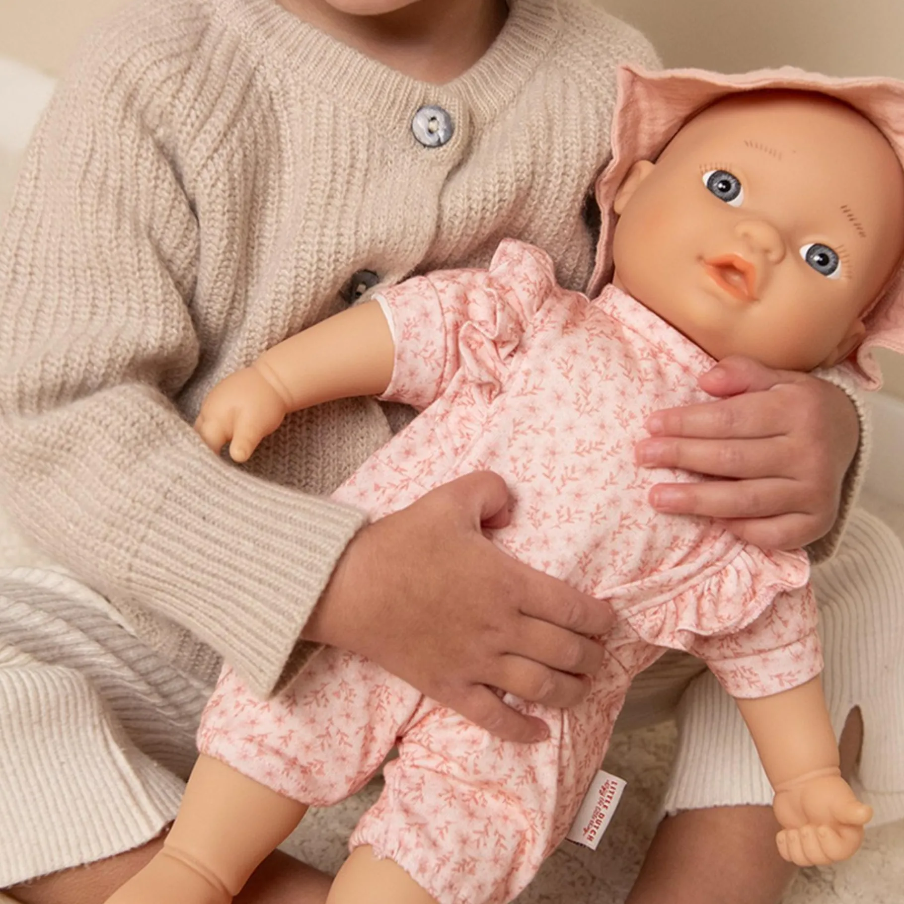 Poppenkleding> Little Dutch Babypop Kleertjes Roze