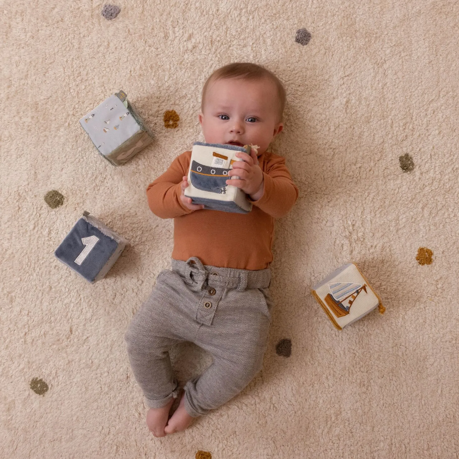 Plucheknuffels|Babyspeelgoed>Tiamo Little Dutch Blokkenset Zacht Sailors Bay