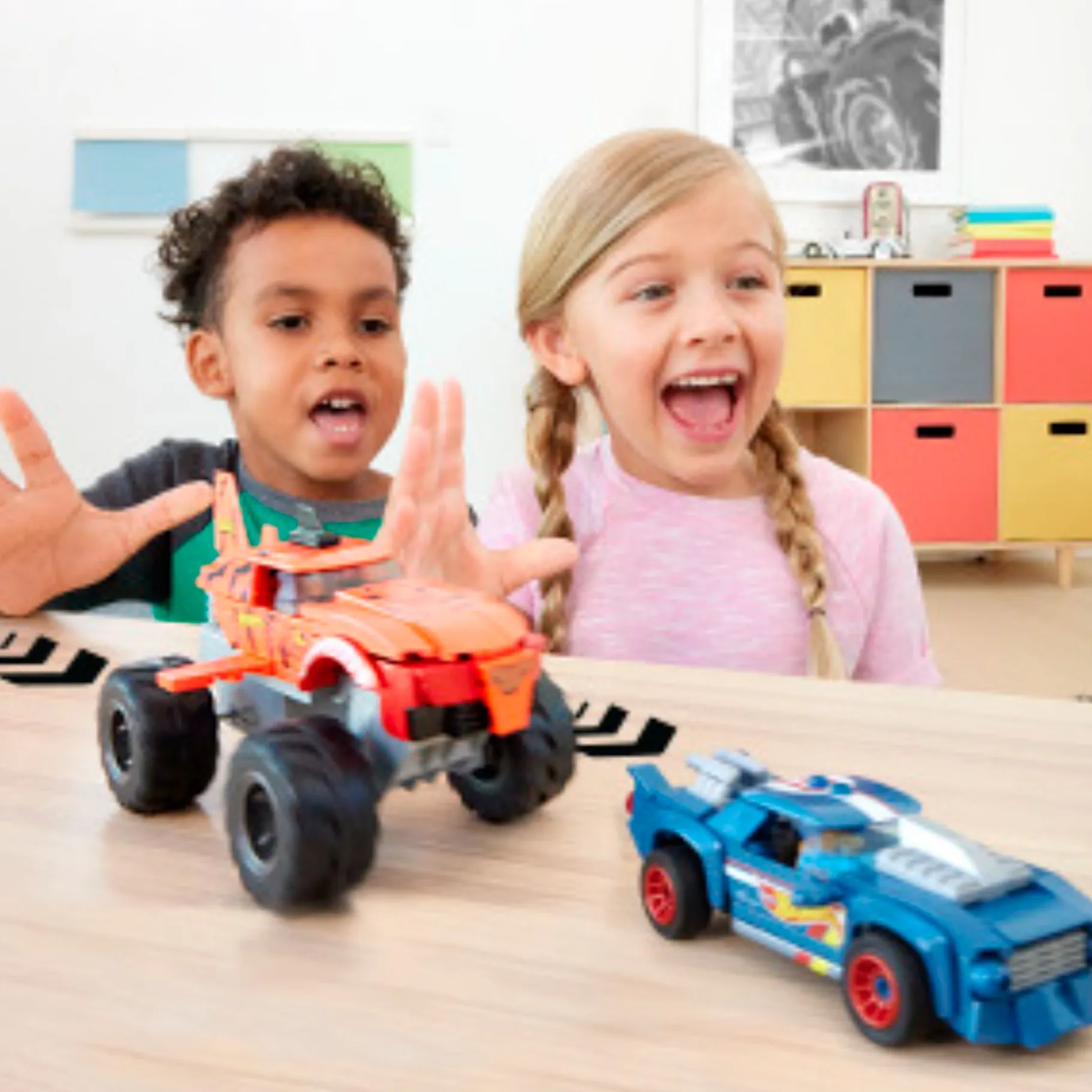 Auto's>Mega Bloks Mega Hot Wheels Monster Trucks Tiger Shark Chomp Course