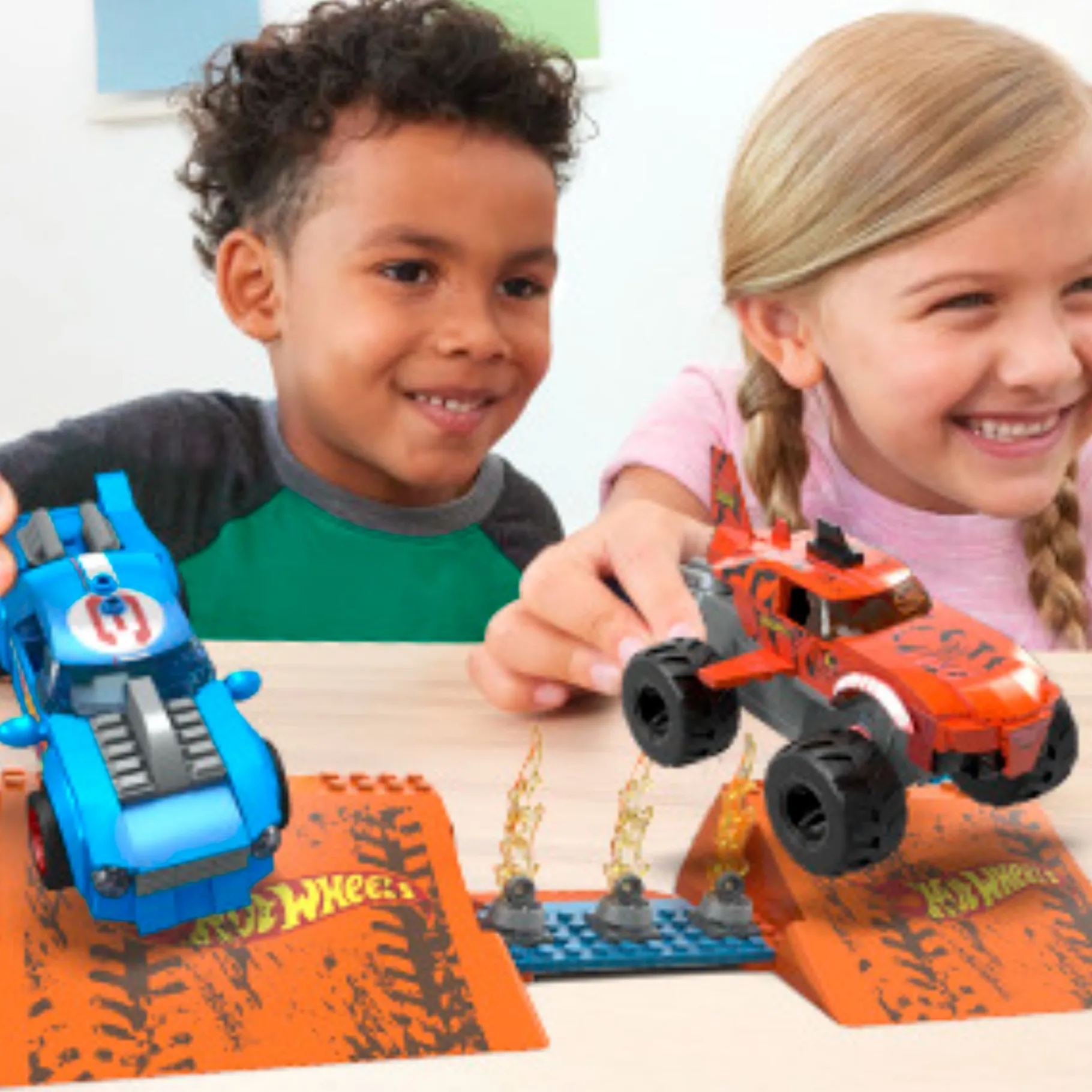 Auto's>Mega Bloks Mega Hot Wheels Monster Trucks Tiger Shark Chomp Course