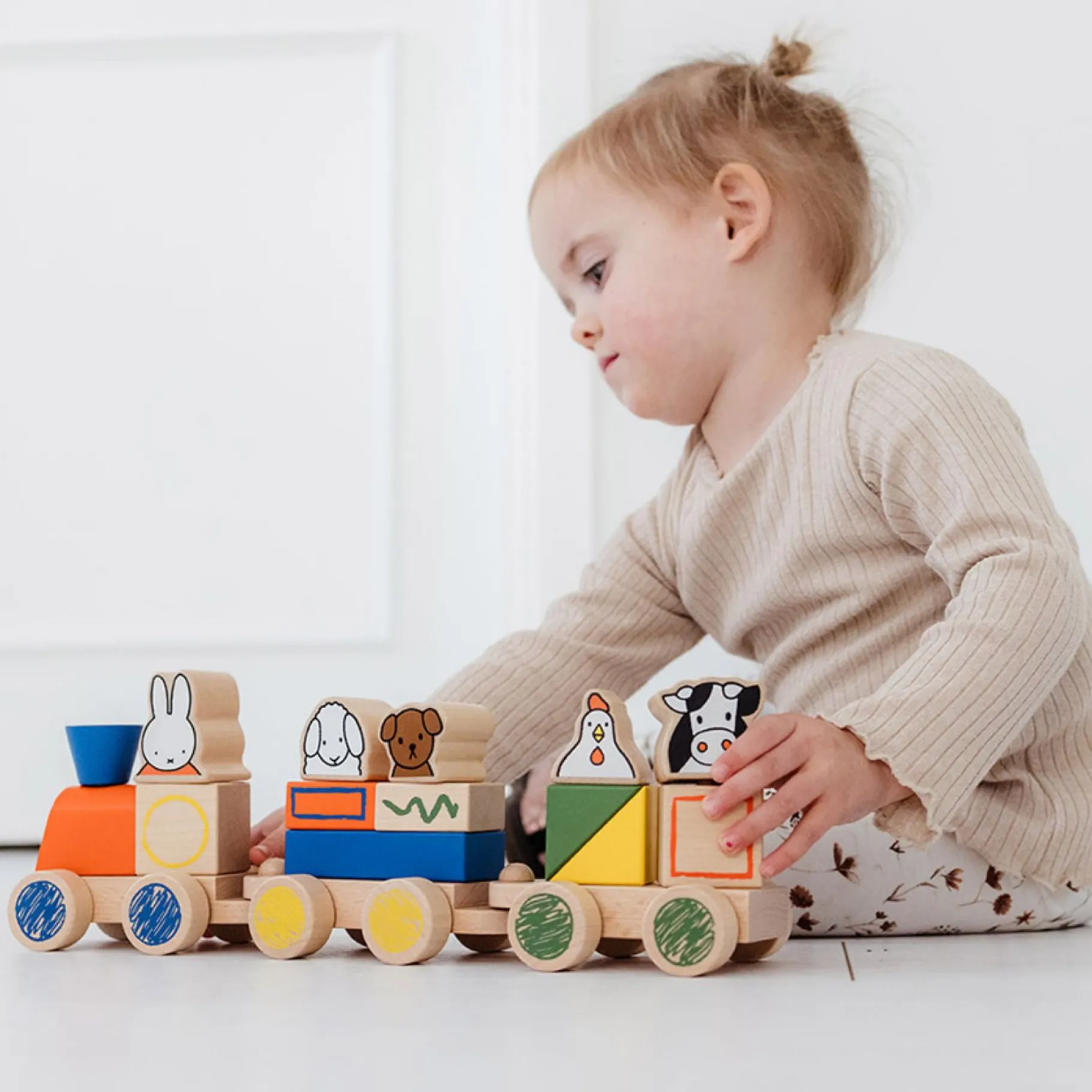 Houten Blokken>Nijntje Blokkentrein