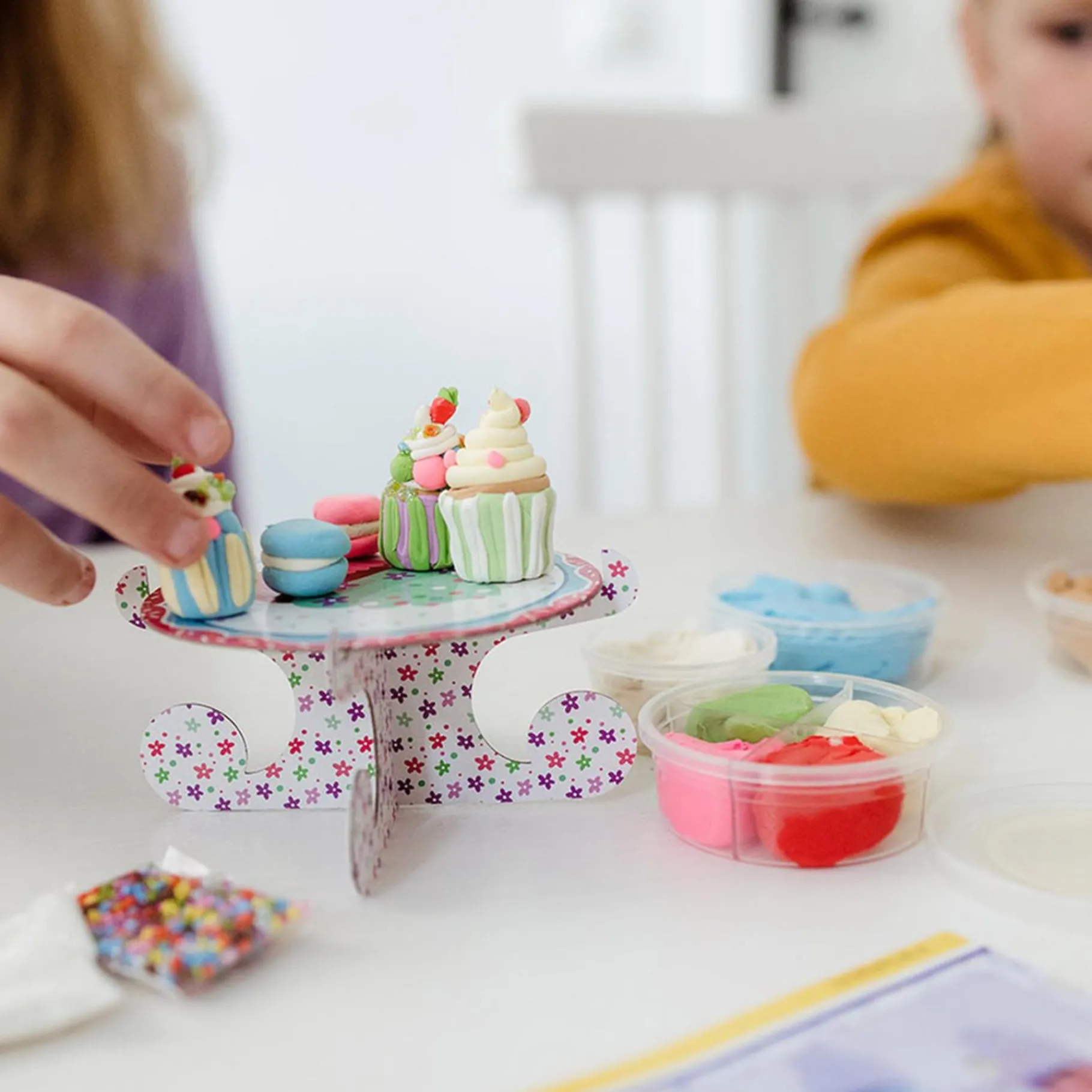 Knutselsets|Klei>Totum hobbydoos cupcake factory