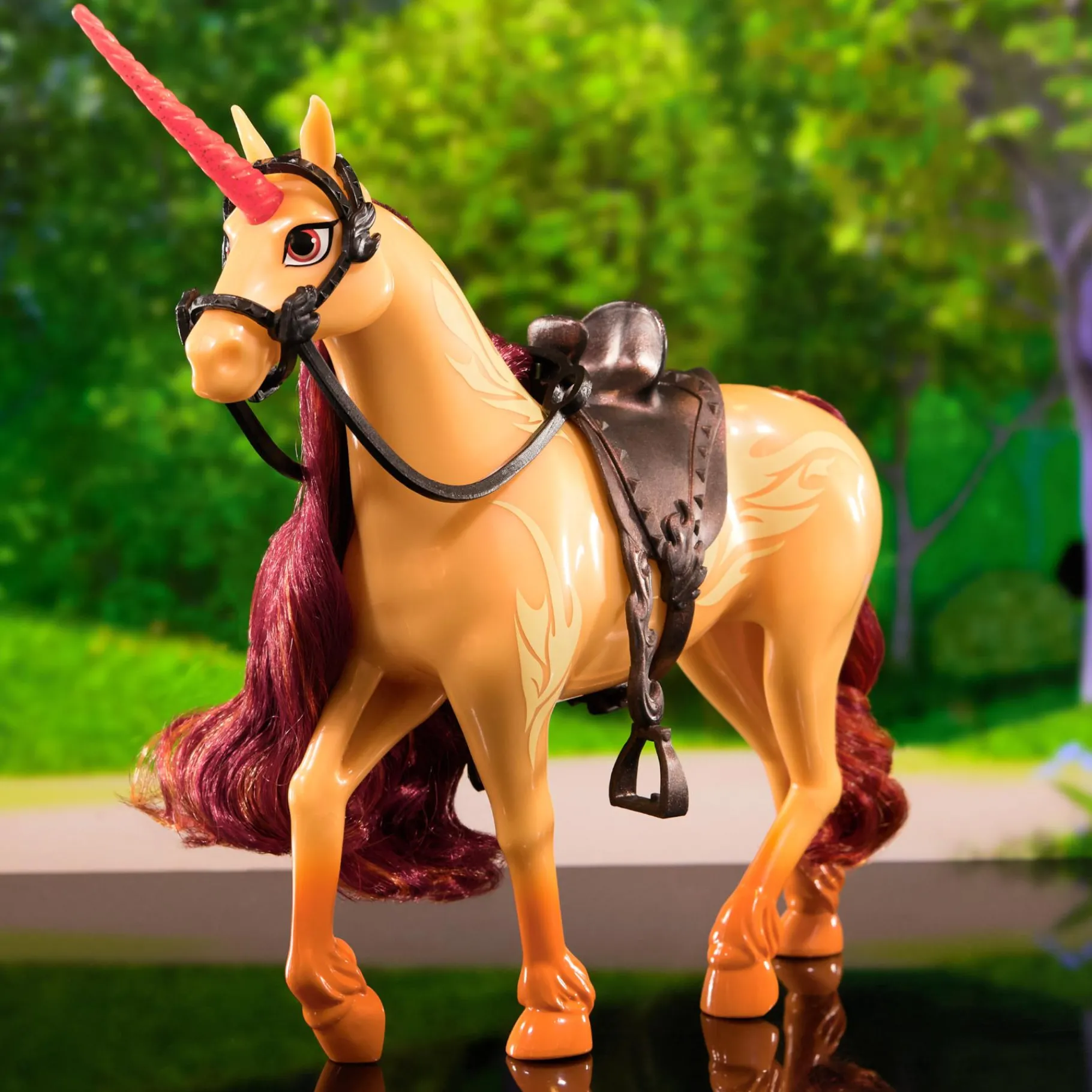 Speelfiguren|Meisjes> Unicorn Academy Unicorn Cinder (28 Cm)
